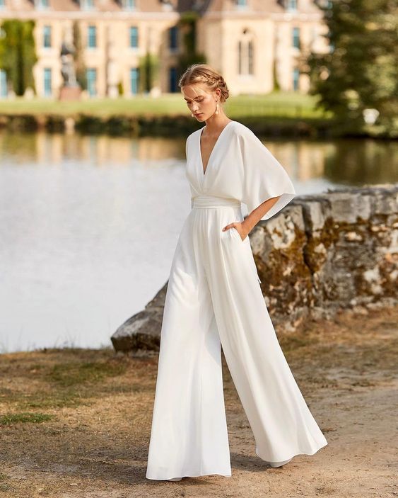 Wide-Leg Women's Jumpsuit – Sleeveless V-Neck Evening Wear