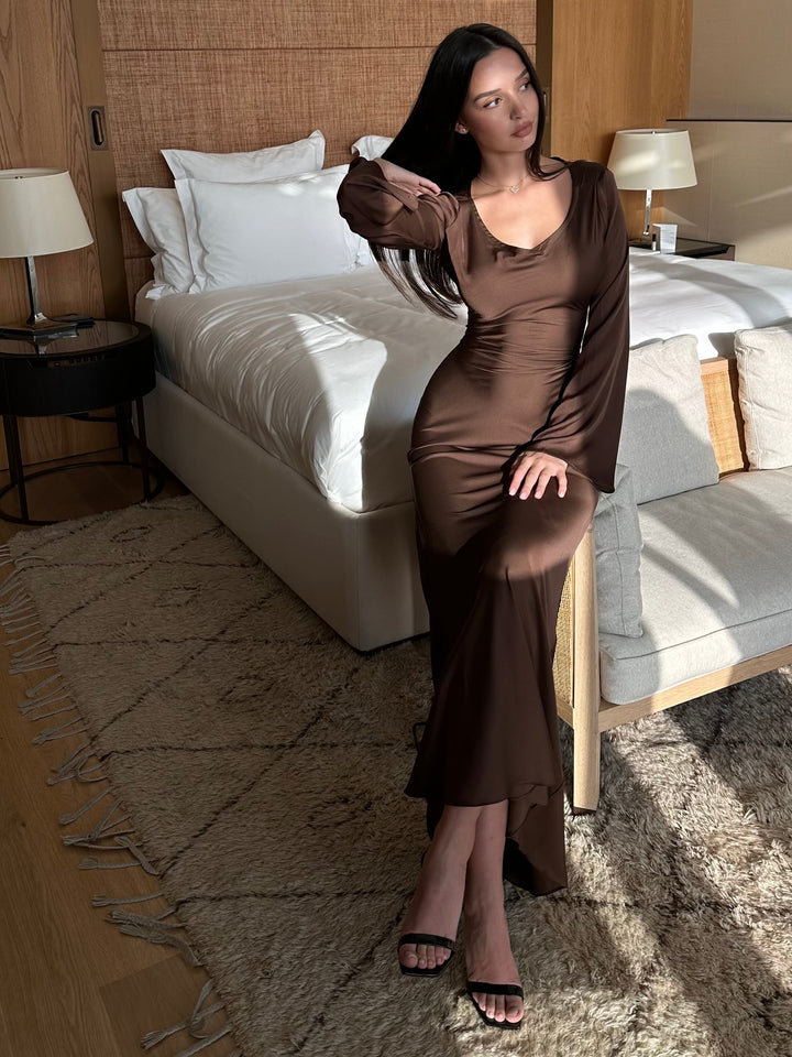 Maxi Dress with Long Sleeves for Women - Classic & Timeless
