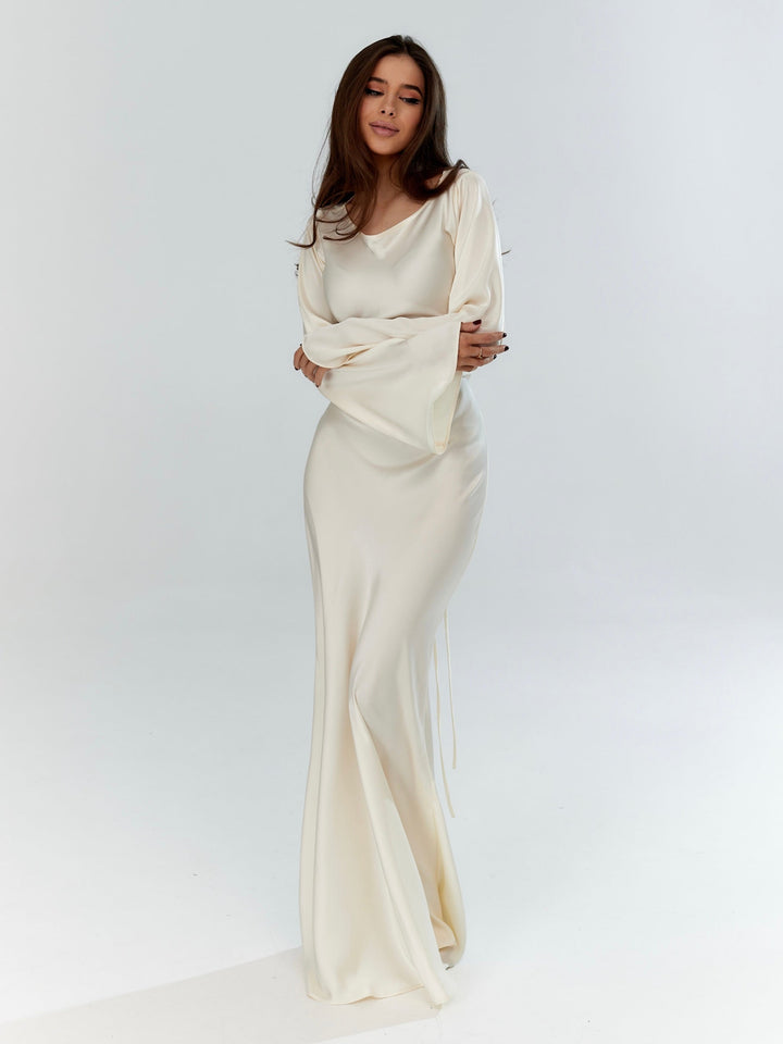 Maxi Dress with Long Sleeves for Women - Classic & Timeless