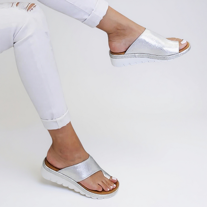 Women’s Toe Split Sandals Sleek Open-Toe Footwear for Summer Outings