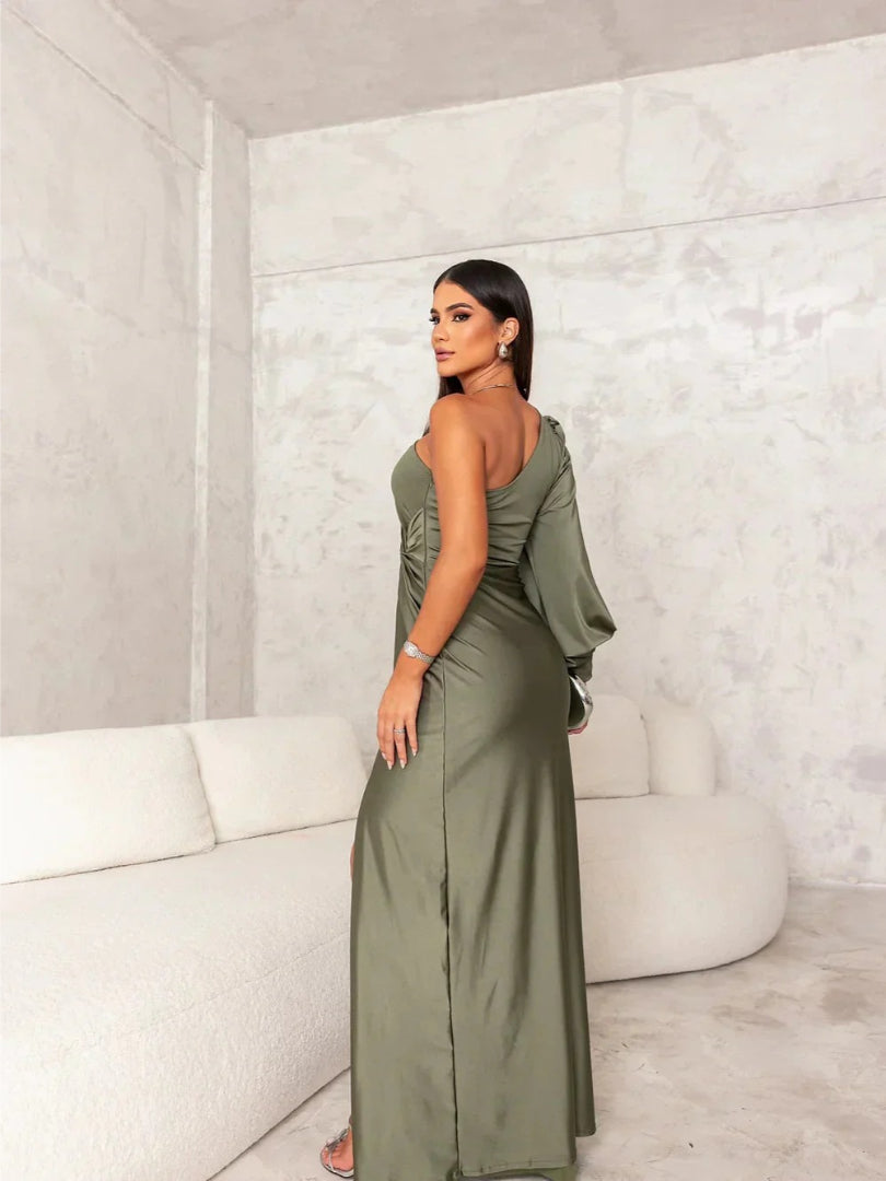 Maxi dress with one shoulder, high slit
