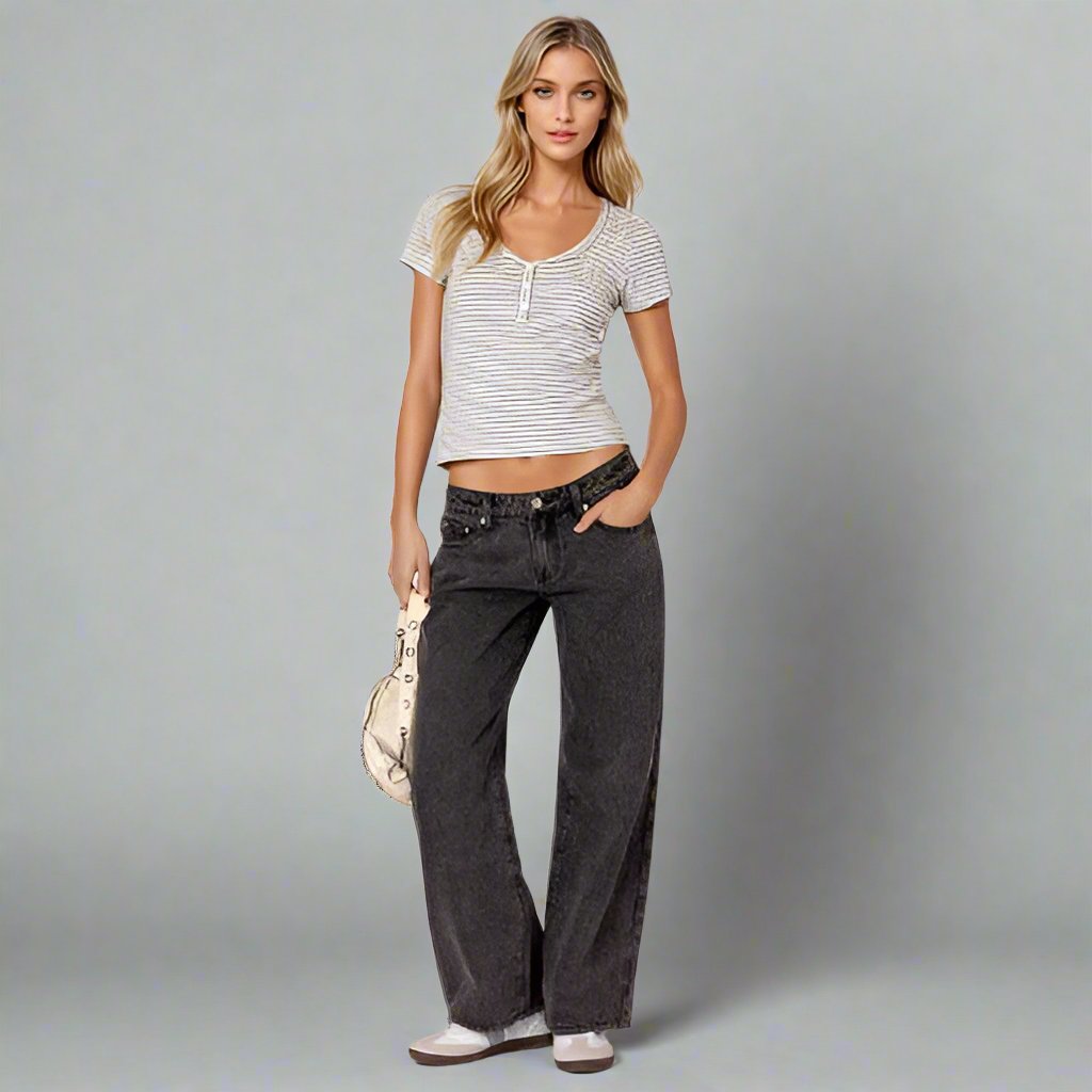 Straight-Leg Jeans with Low Rise – Trendy Women's Trousers