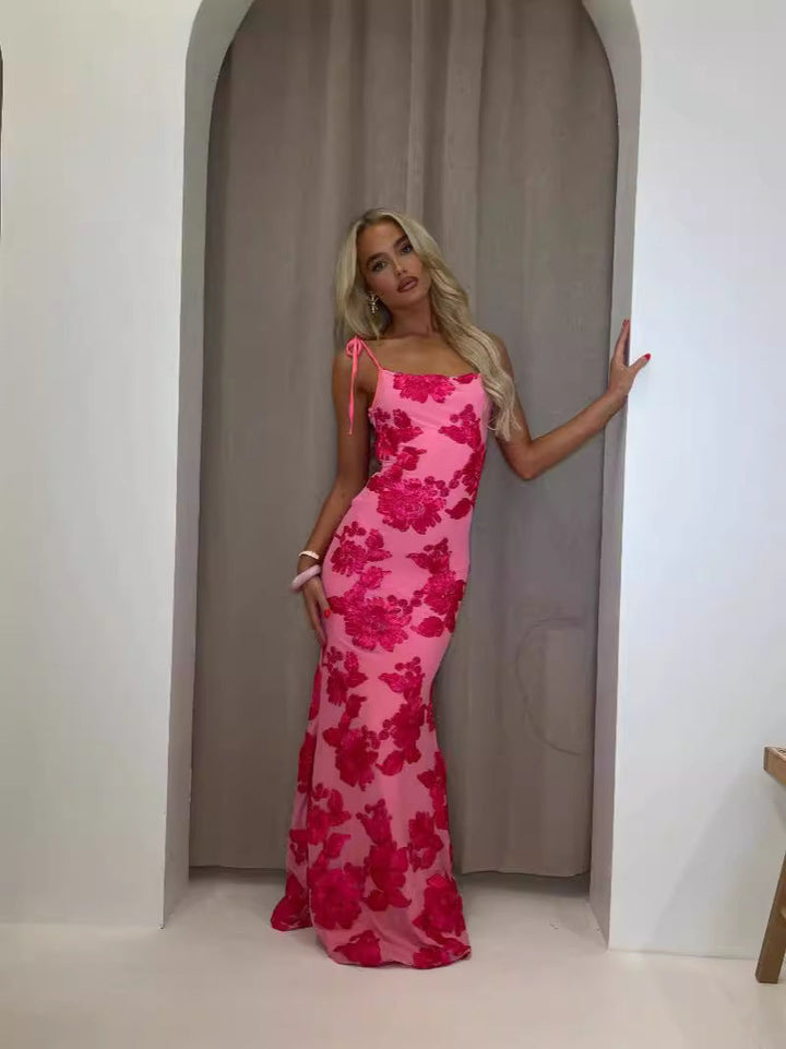 Figure-hugging dress with floral details and tie straps