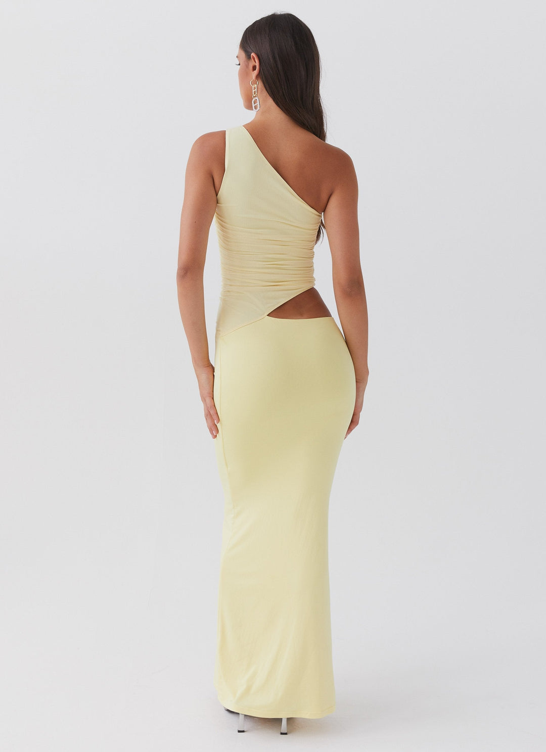 Long dress with one shoulder design and cut-out detail