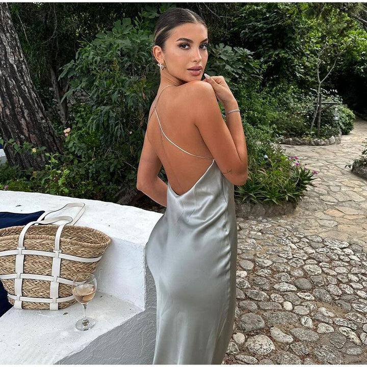 Elegant Maxi Dress with Open Back Design for Evening