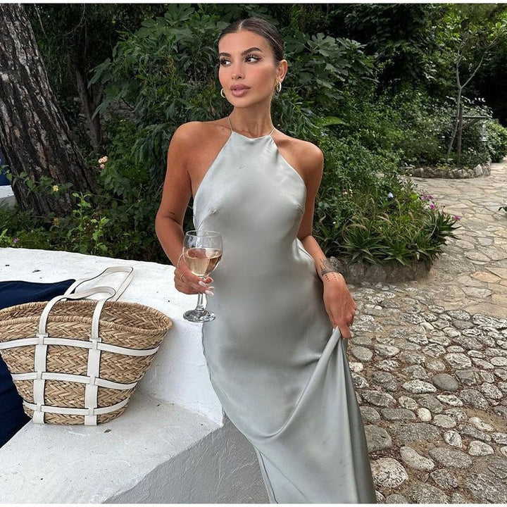 Elegant Maxi Dress with Open Back Design for Evening