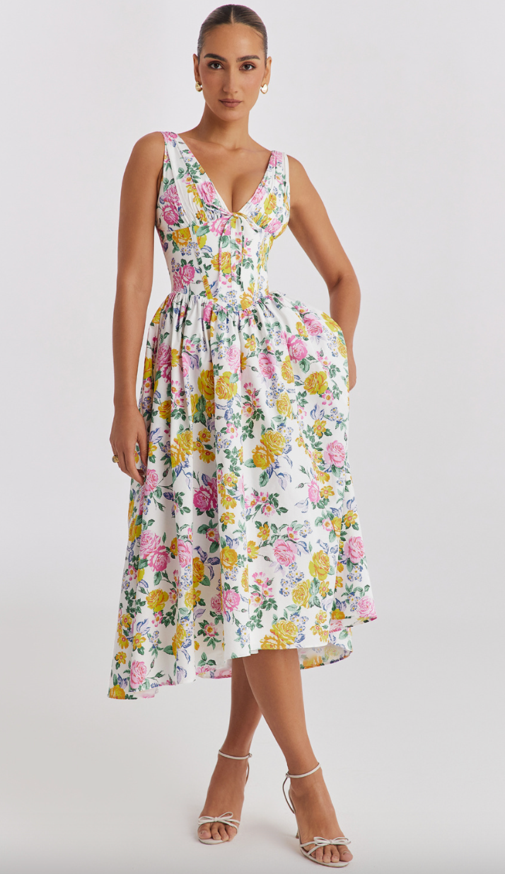 Sleeveless Evening Dress with V-Neck in Elegant Style