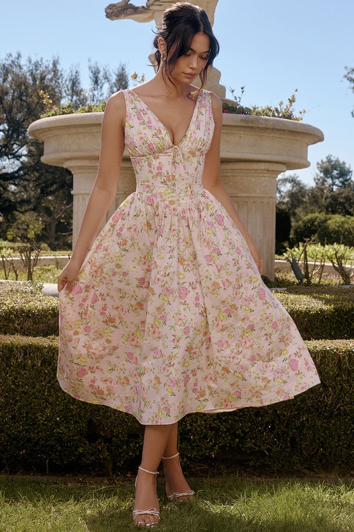 Sleeveless Evening Dress with V-Neck in Elegant Style