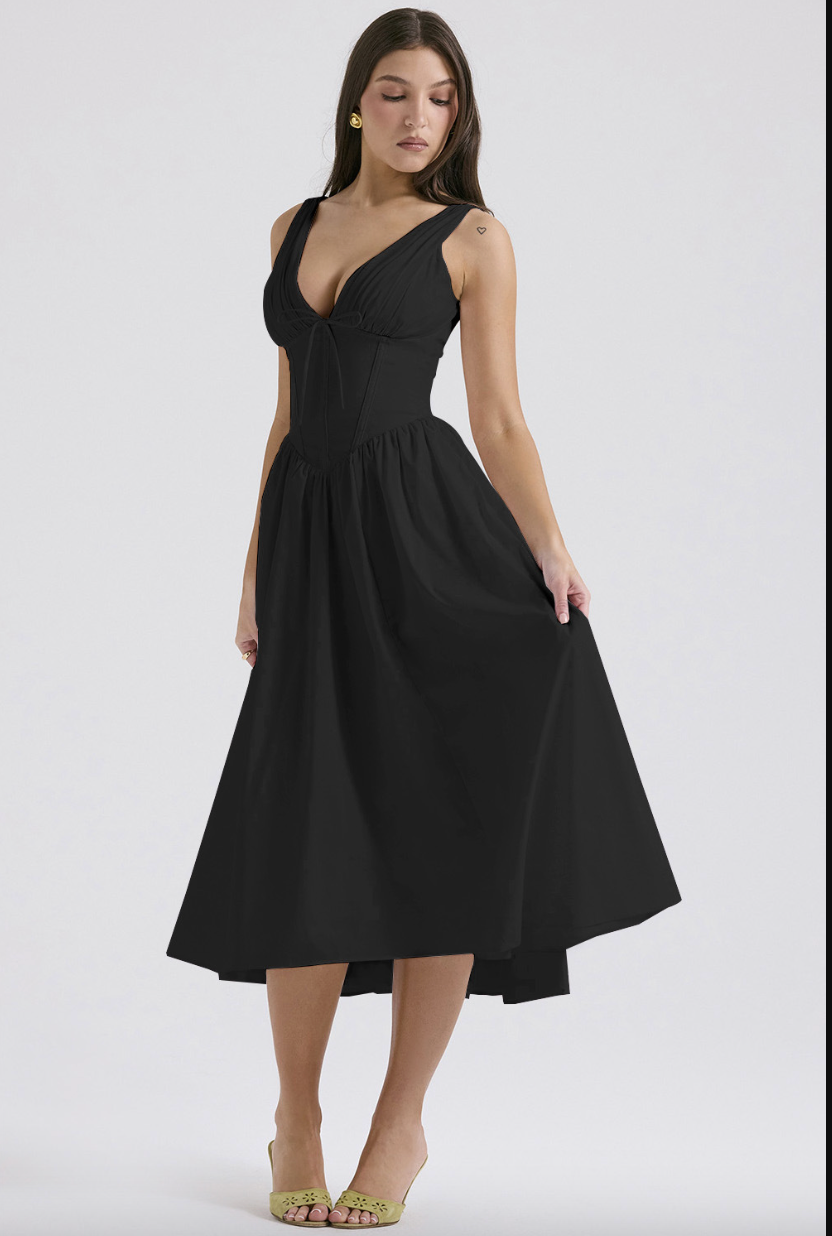 Sleeveless Evening Dress with V-Neck in Elegant Style