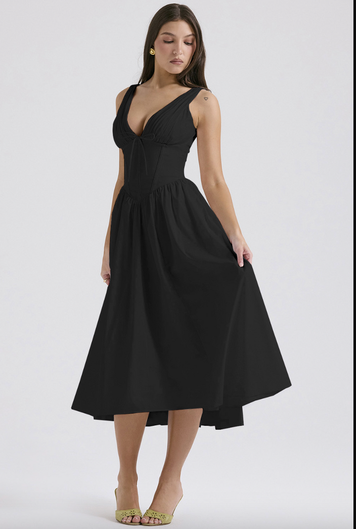 Sleeveless Evening Dress with V-Neck in Elegant Style