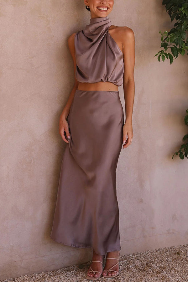 Women's 2-Piece Halter-Neck Set – Cropped Top and High-Waist Maxi Skirt