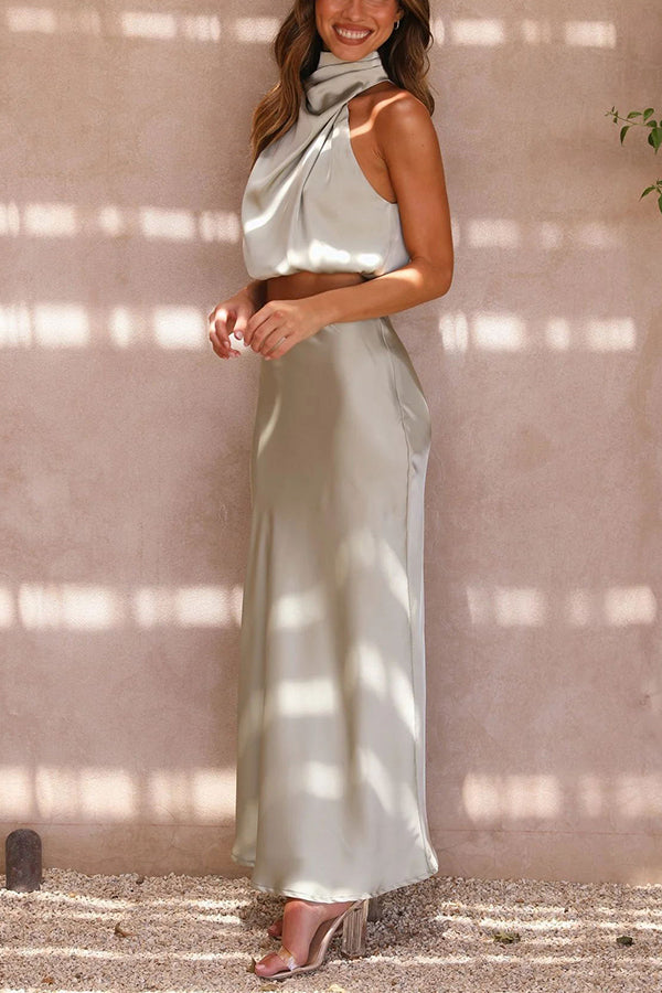 Women's 2-Piece Halter-Neck Set – Cropped Top and High-Waist Maxi Skirt