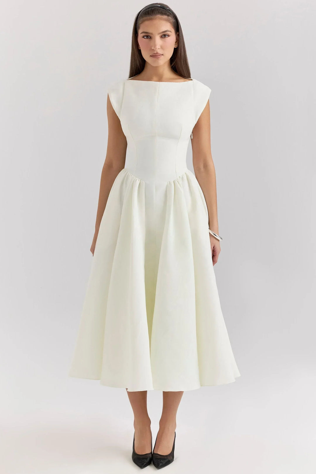 Loose Fit Midi Dress with Short Sleeves and Round Neck for Evenings - Black and White