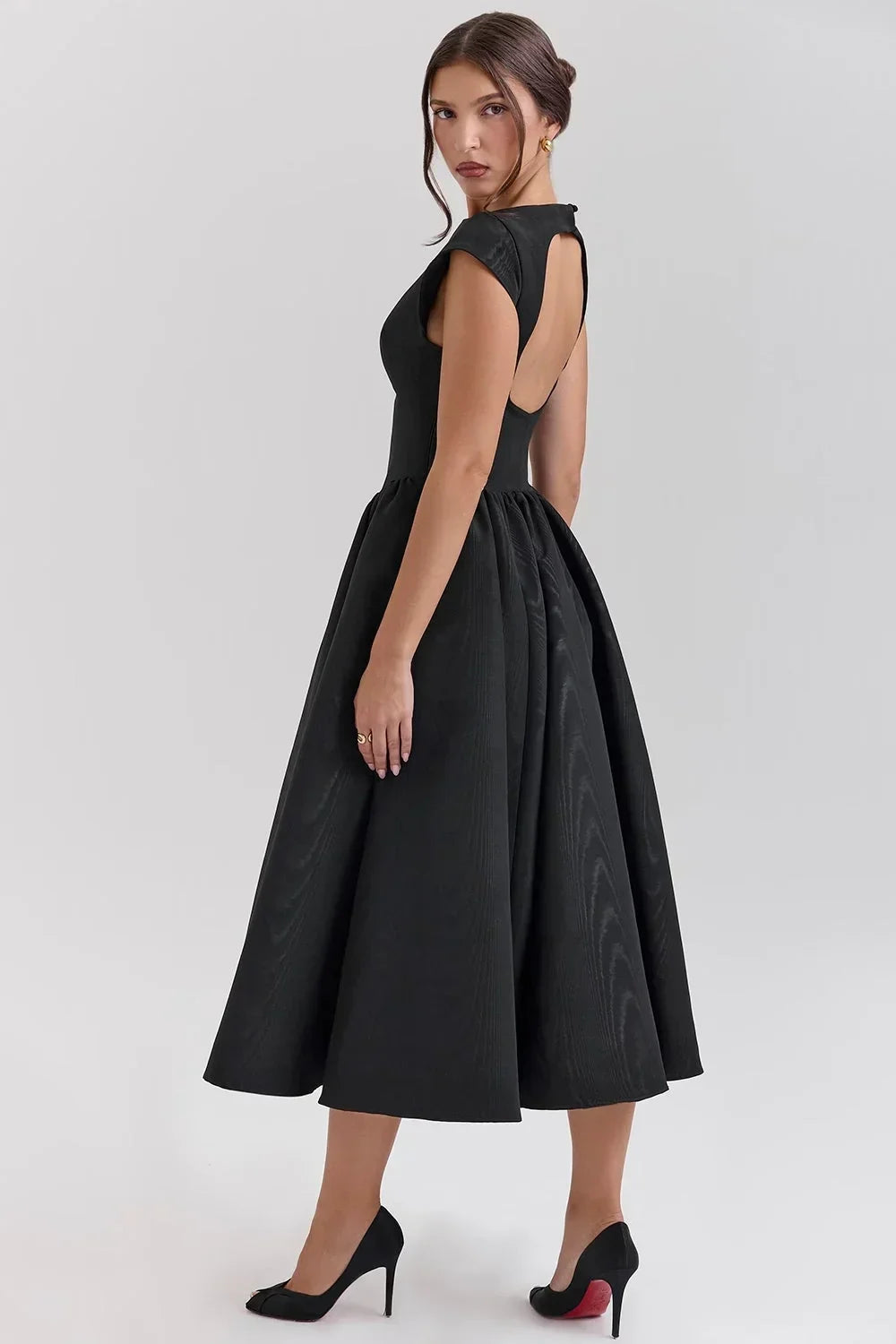 Loose Fit Midi Dress with Short Sleeves and Round Neck for Evenings - Black and White