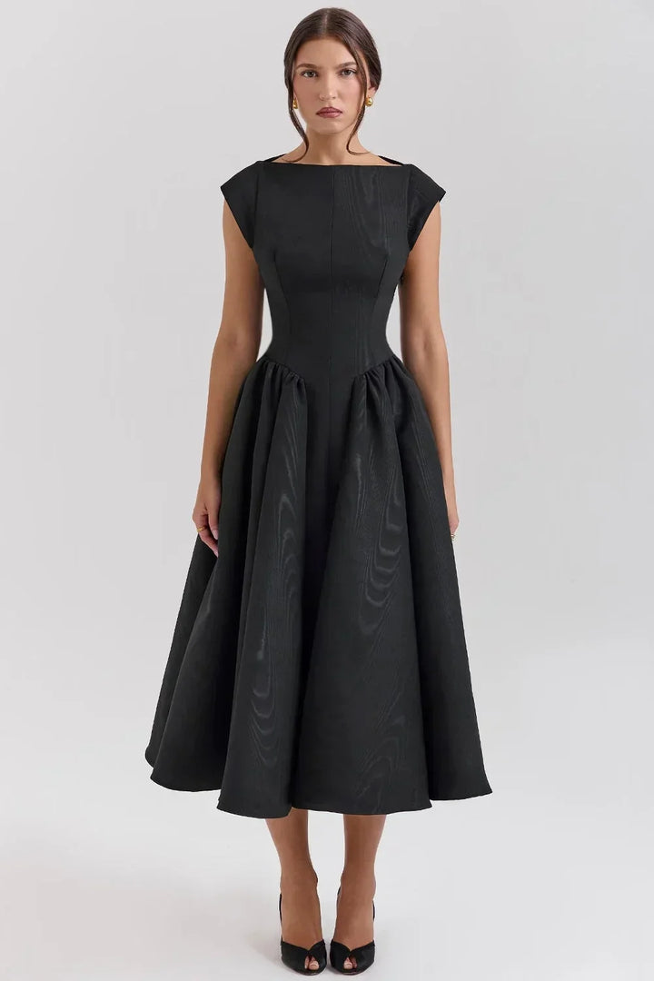 Loose Fit Midi Dress with Short Sleeves and Round Neck for Evenings - Black and White