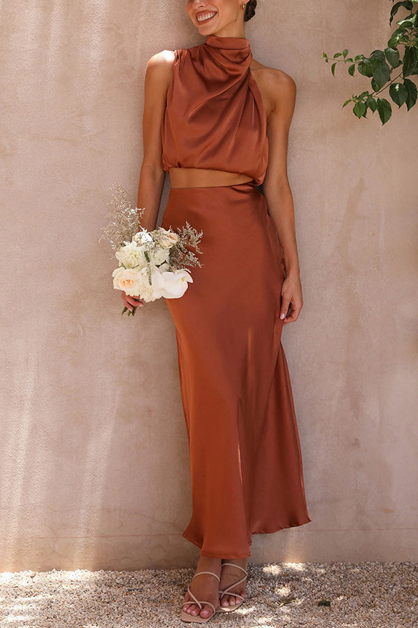 Women's 2-Piece Halter-Neck Set – Cropped Top and High-Waist Maxi Skirt