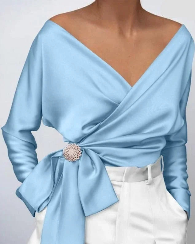 Top Women's Wrap With Knot And Elegant Brooch