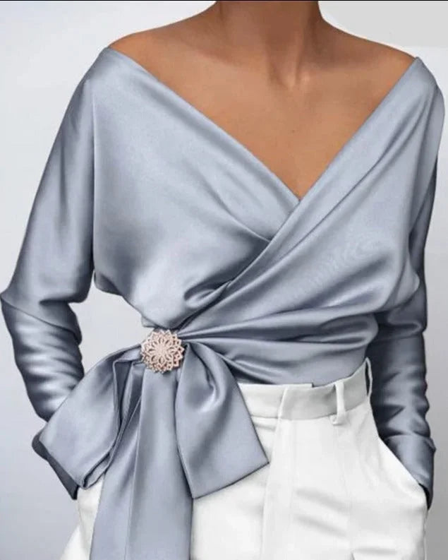 Top Women's Wrap With Knot And Elegant Brooch