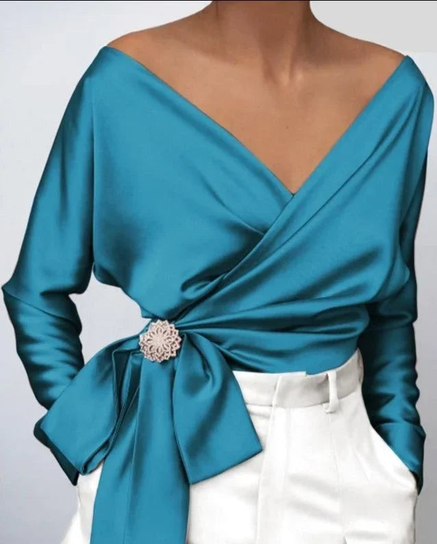Top Women's Wrap With Knot And Elegant Brooch